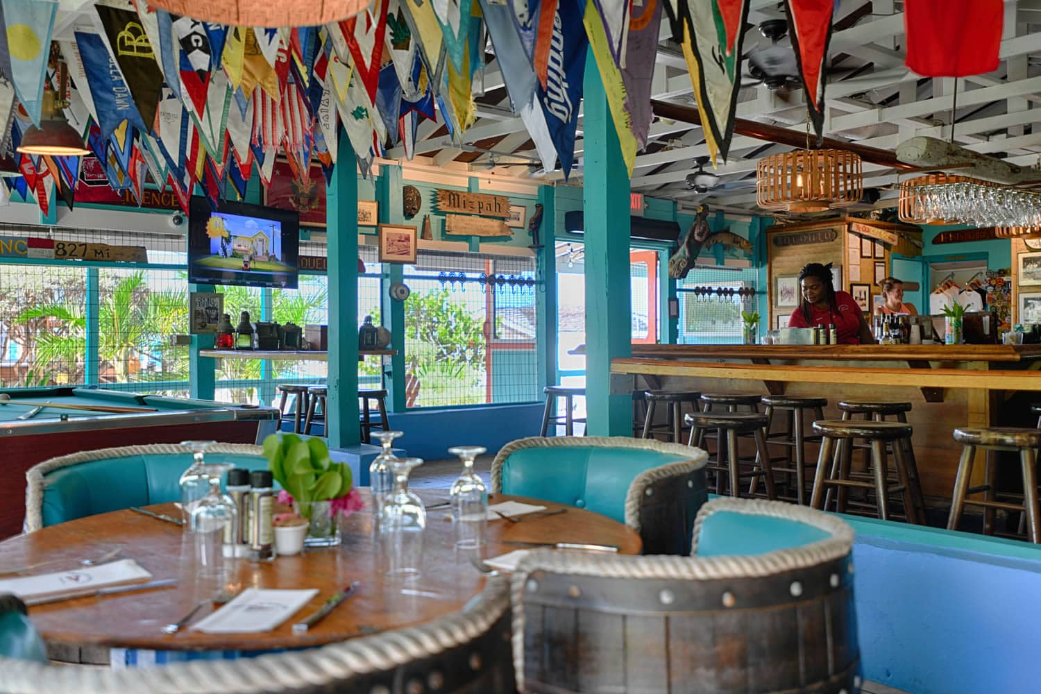 staniel cay yacht club restaurant